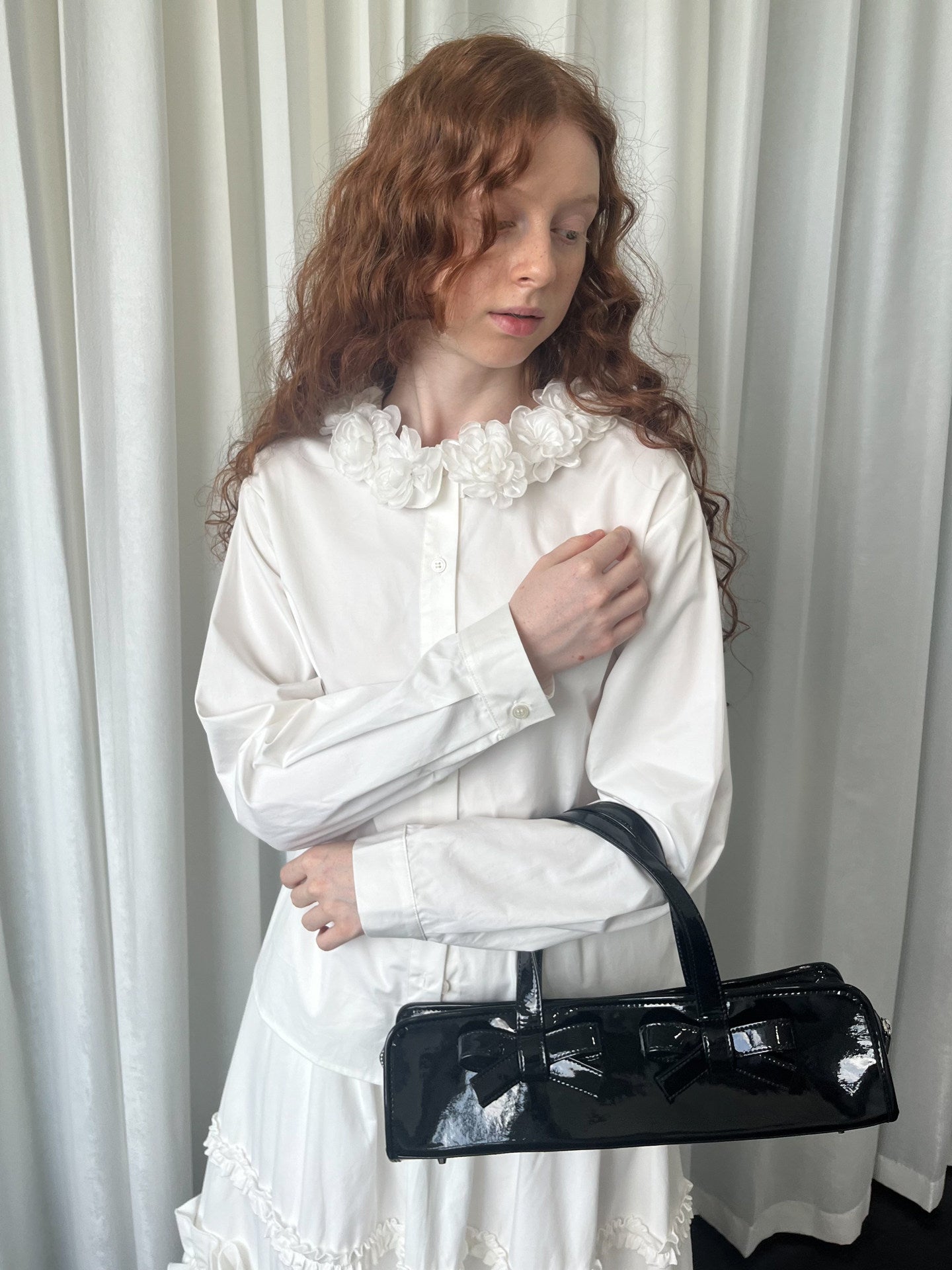 Flower deco collar shirt