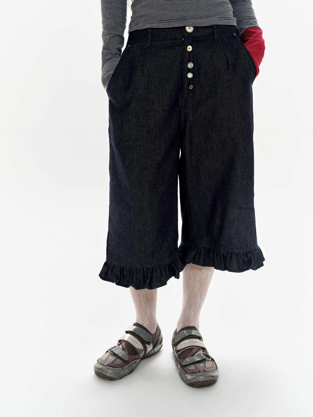 Ruffles button pants
