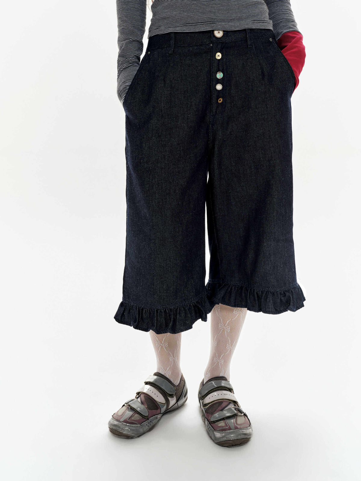 Ruffles button pants