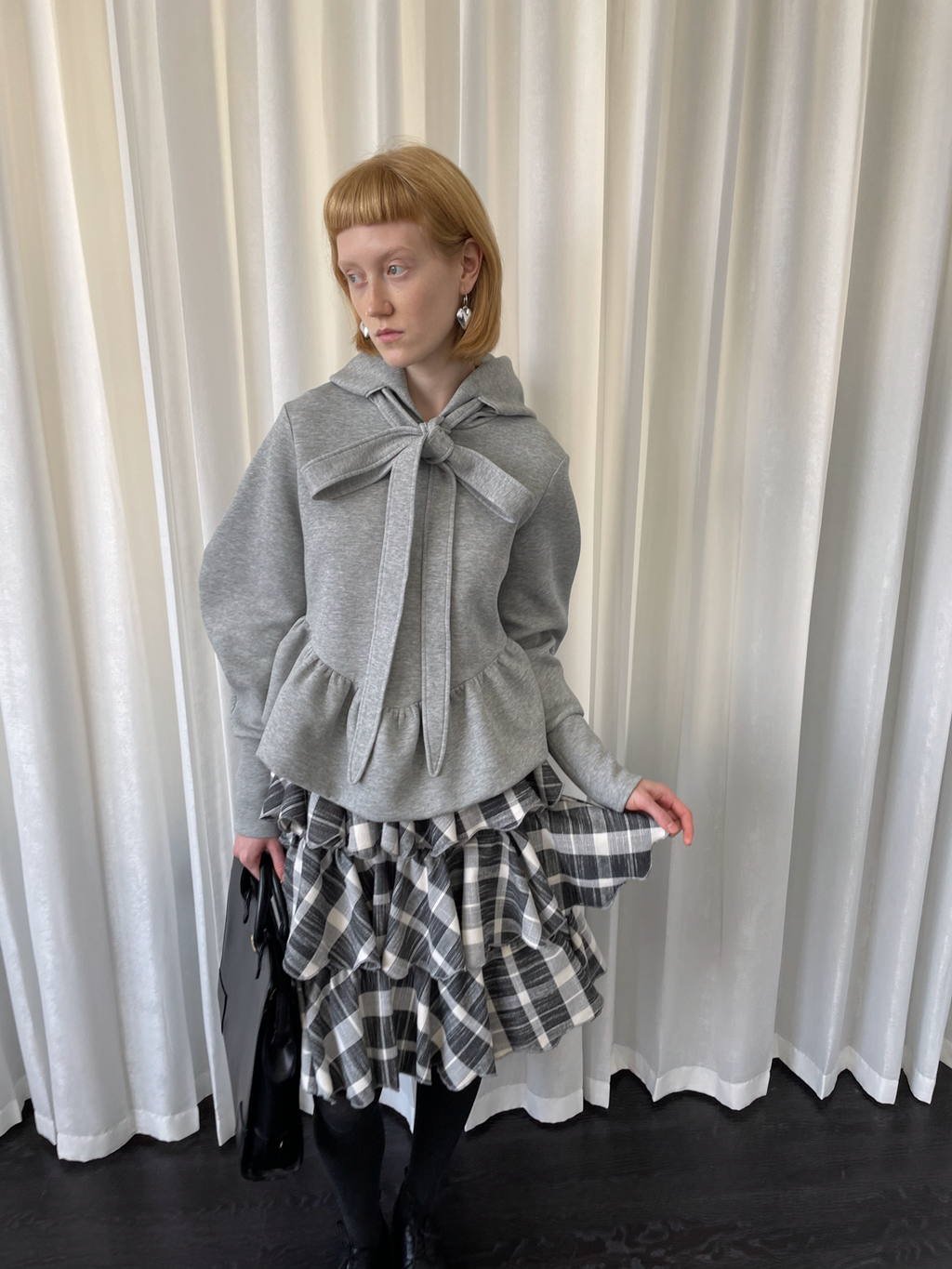Bow gray sweatshirt