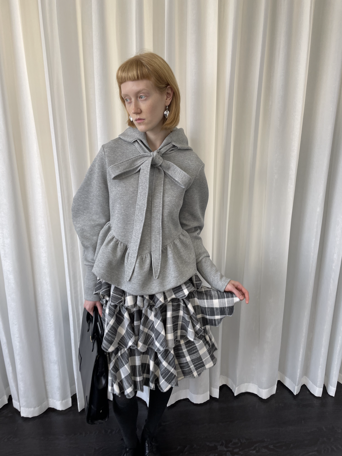Bow gray sweatshirt