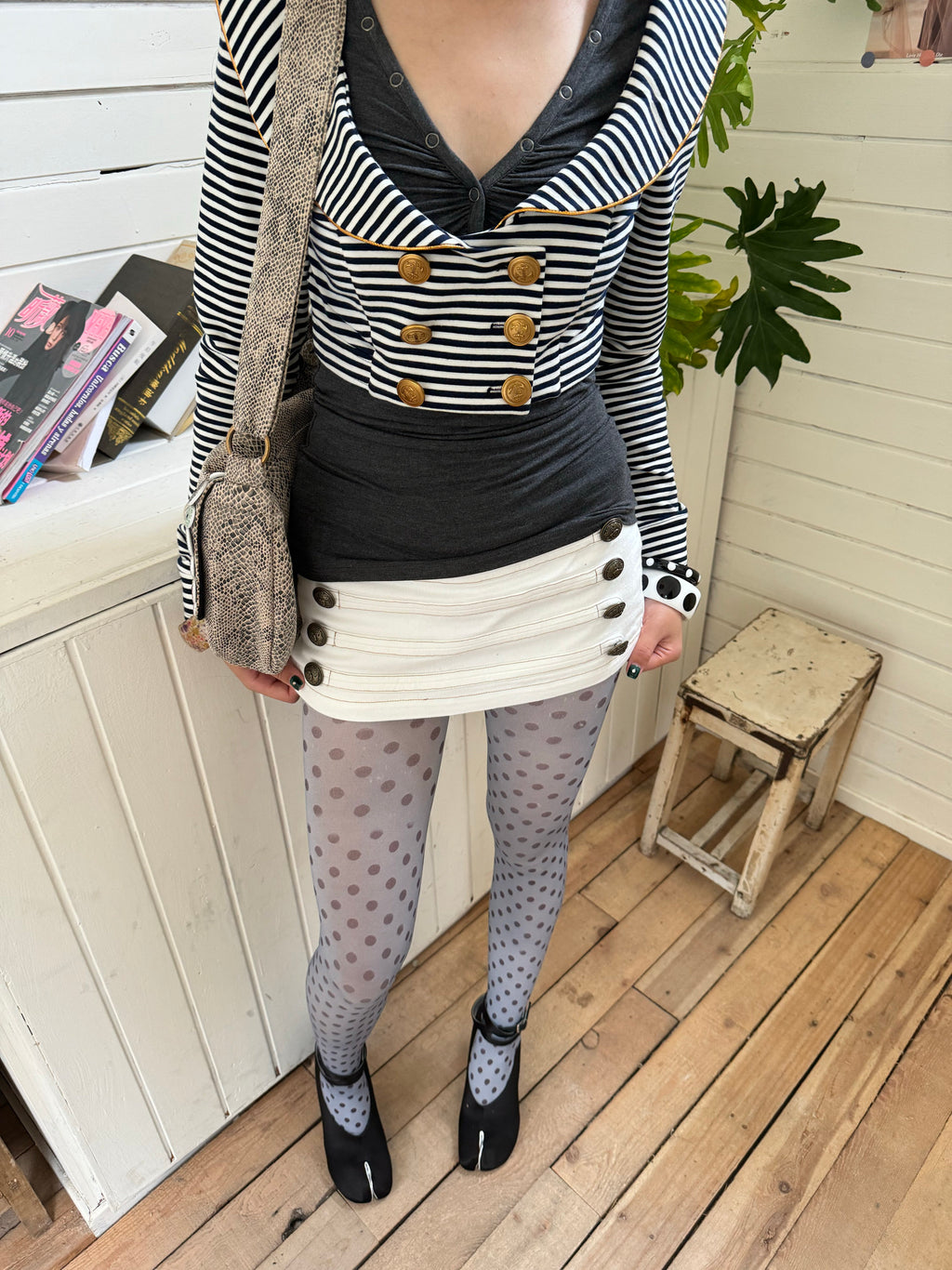 White Buttoned Low-Rise Skirt (Pre-order)