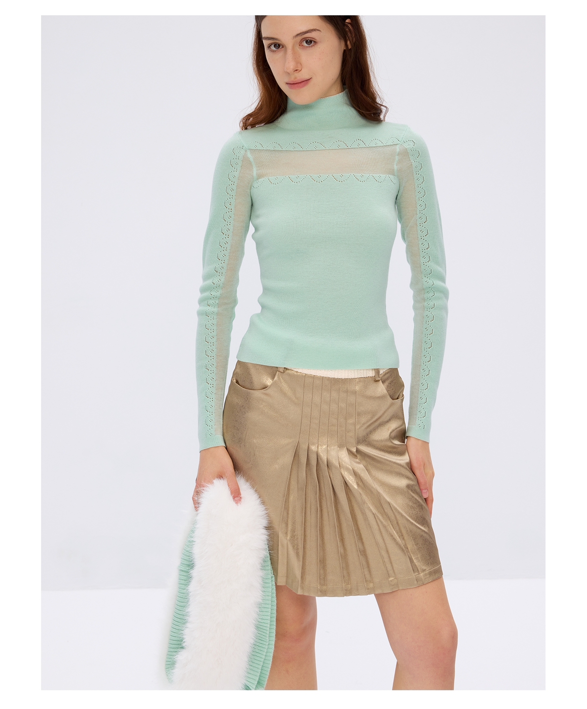 Chic Gold Pleated Short Skirt
