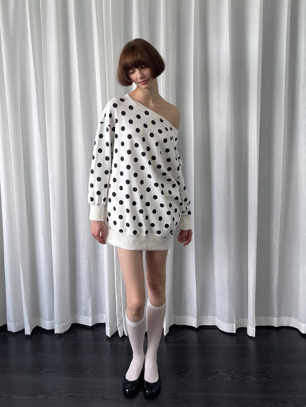 Polka dot one-shoulder long sleeve