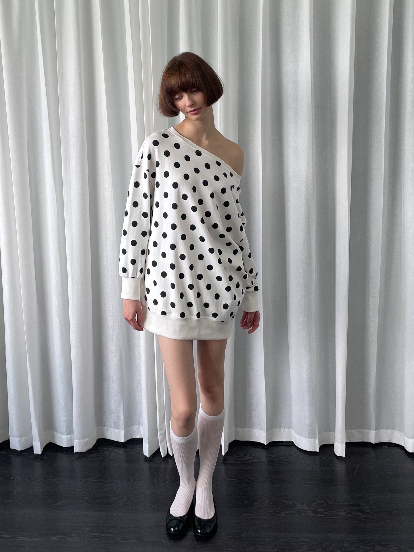 Polka dot one-shoulder long sleeve