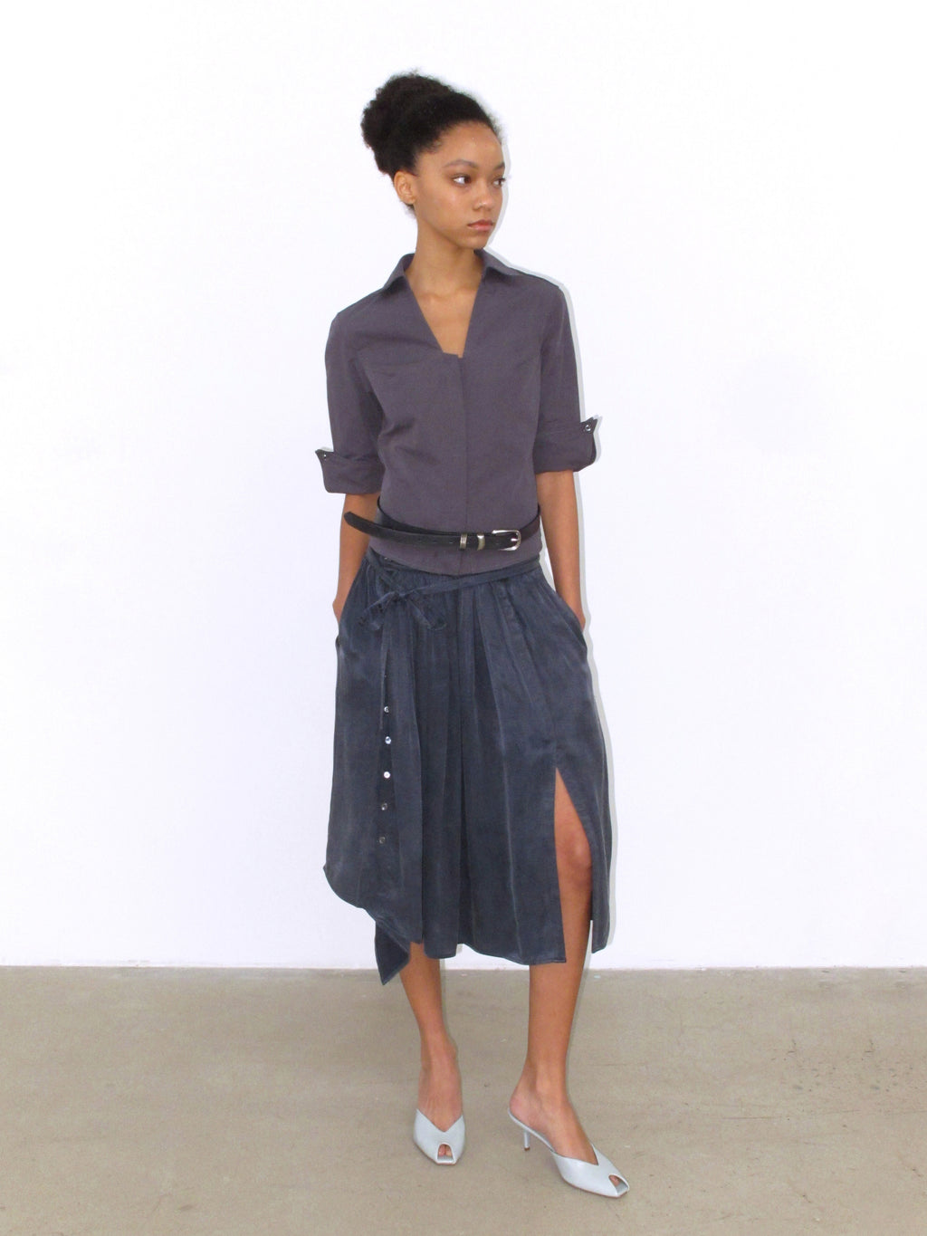Multi-button high slit drape skirt