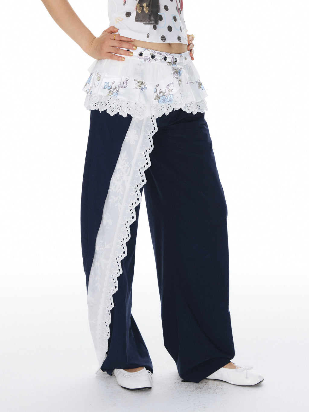 Lace curved pants