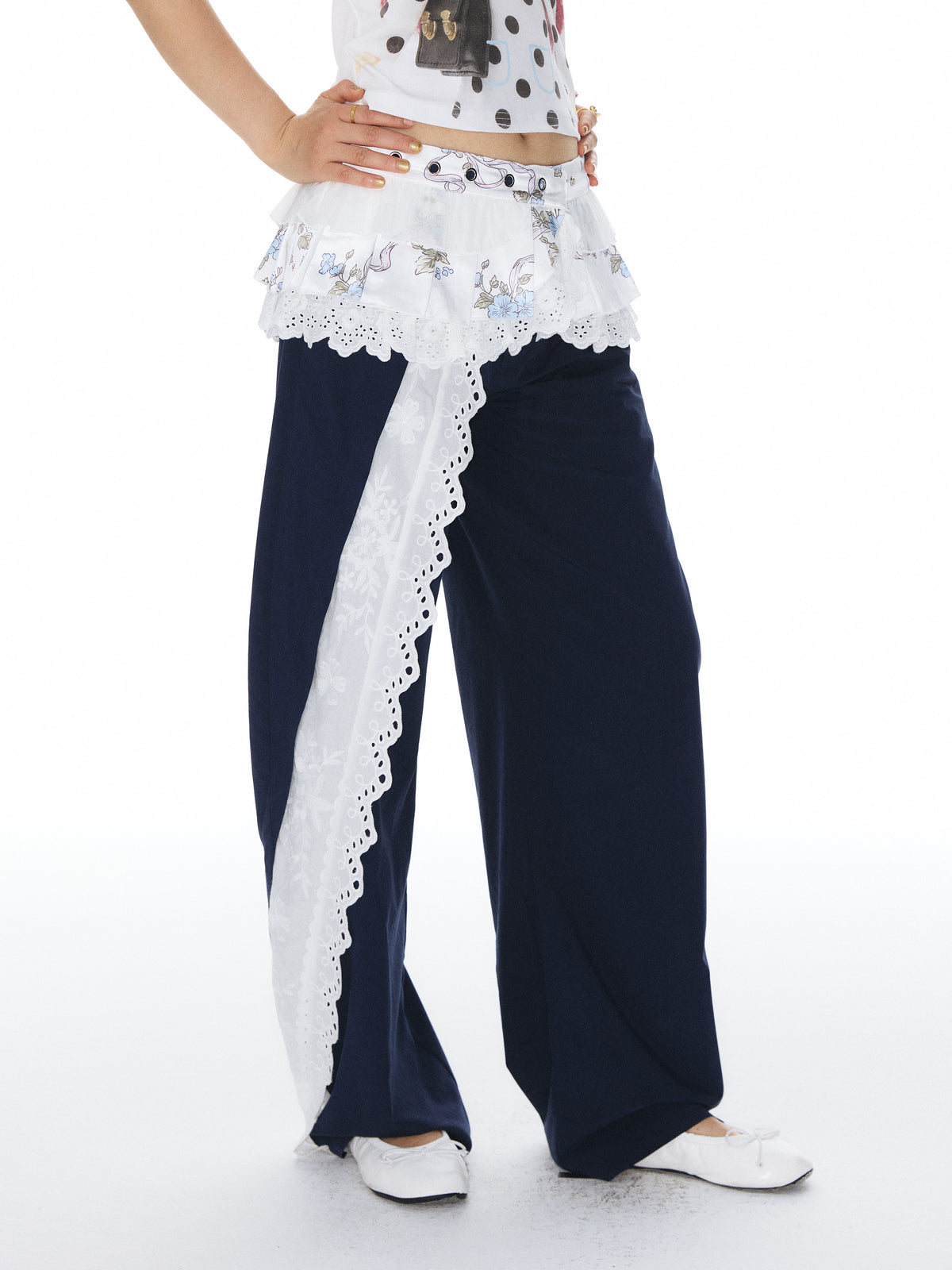 Lace curved pants