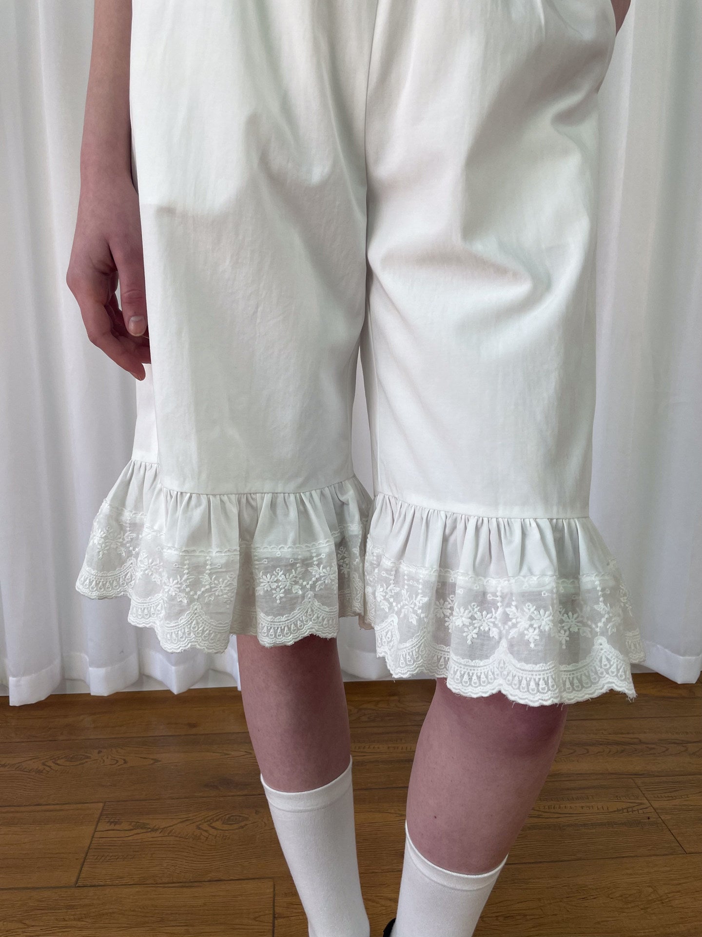 Lace straight cropped pants
