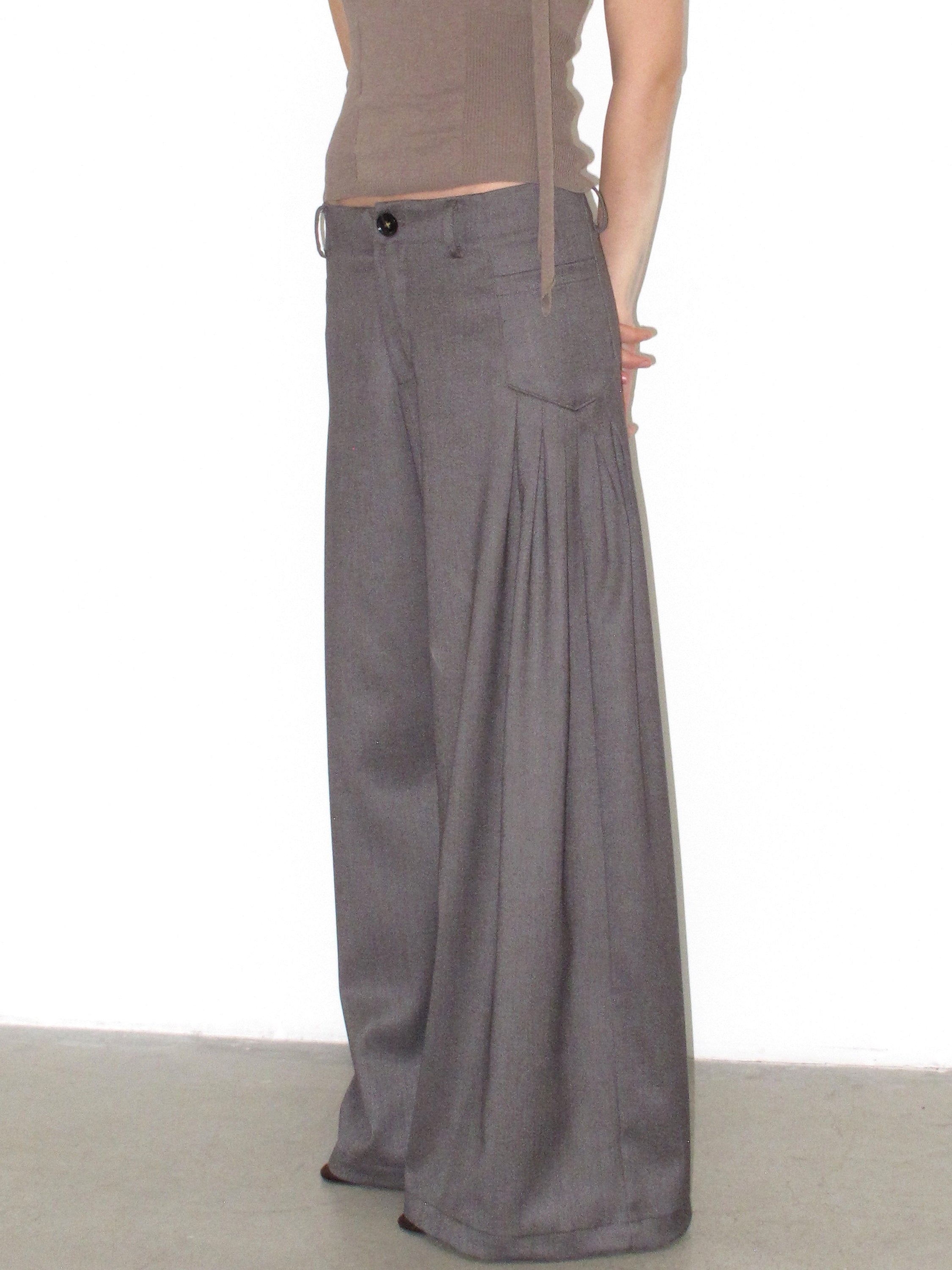 A-line loose pleated trousers