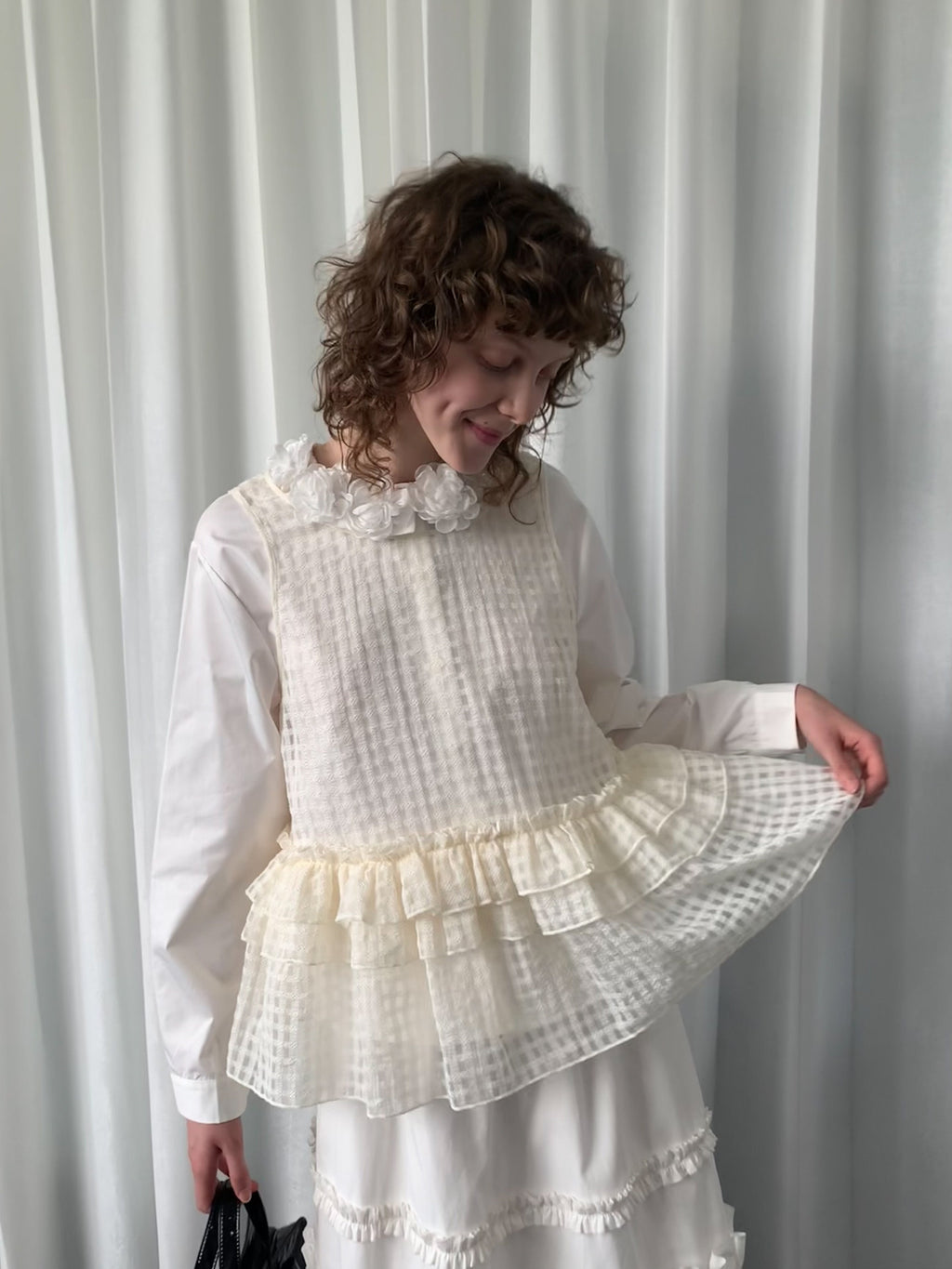 Flower deco collar shirt