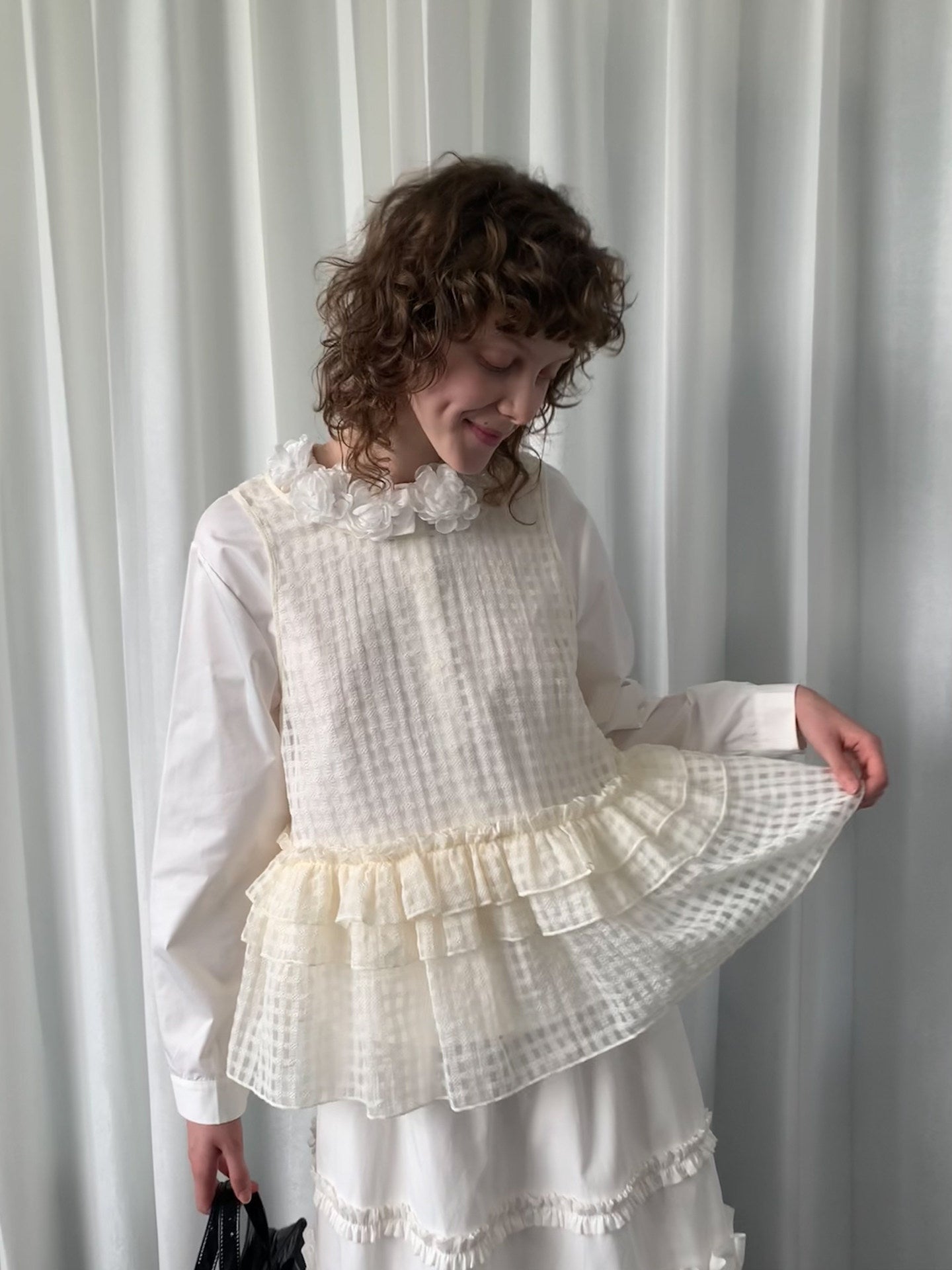 Flower deco collar shirt