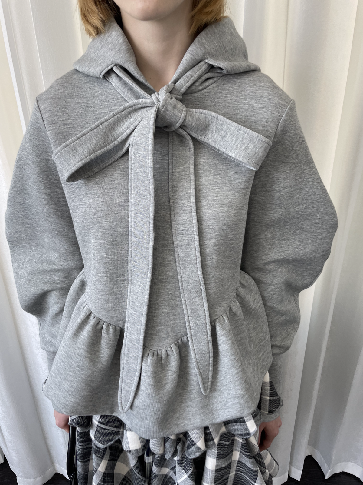 Bow gray sweatshirt