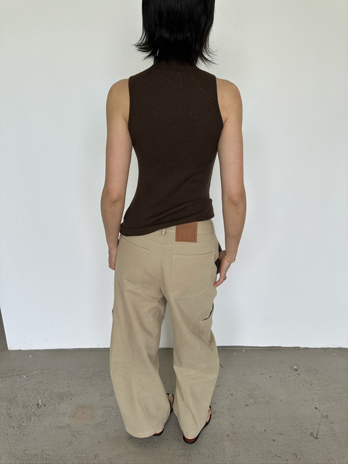 Cut-off knit tank top