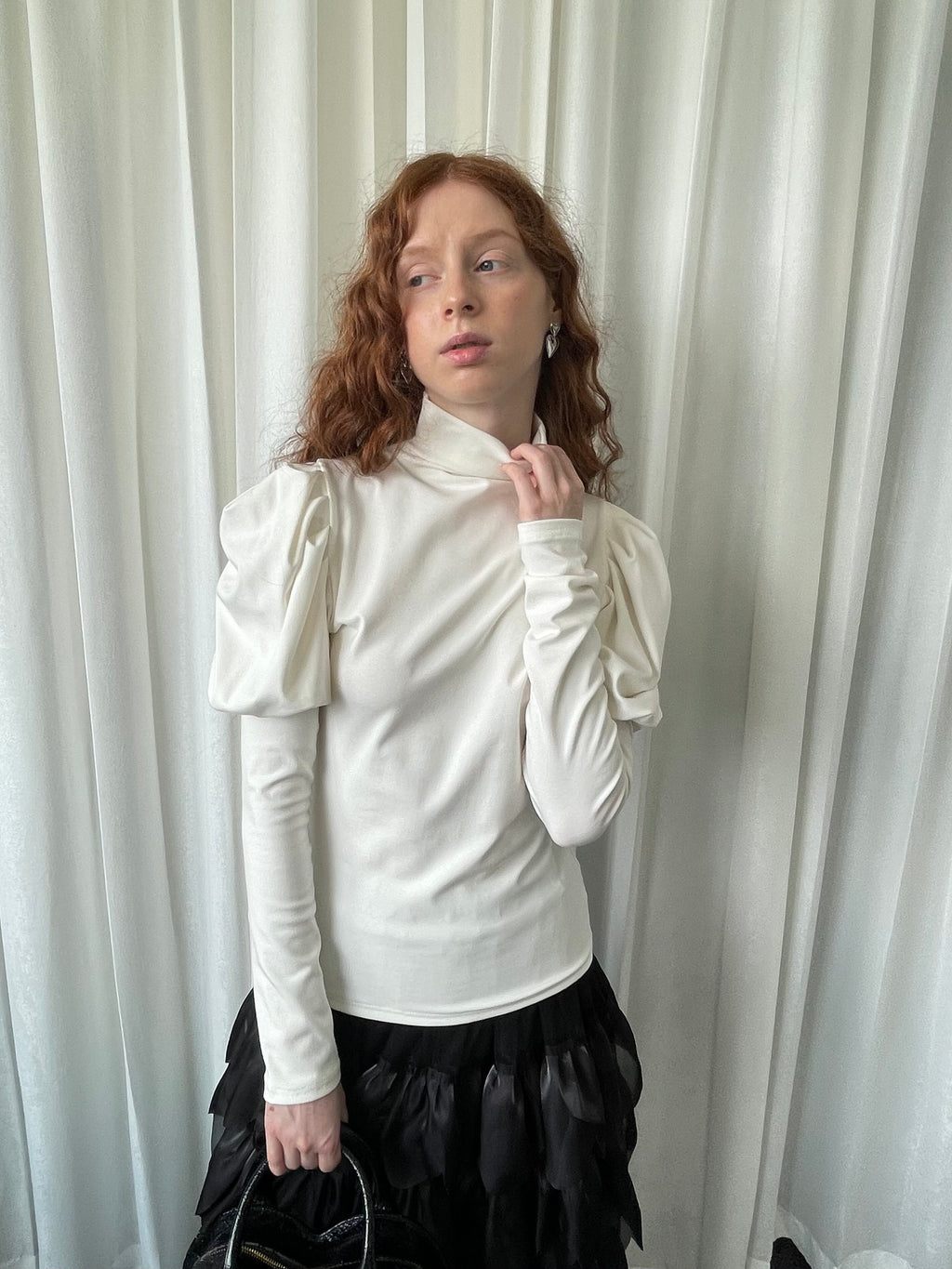 Puff sleeve knitted shirt