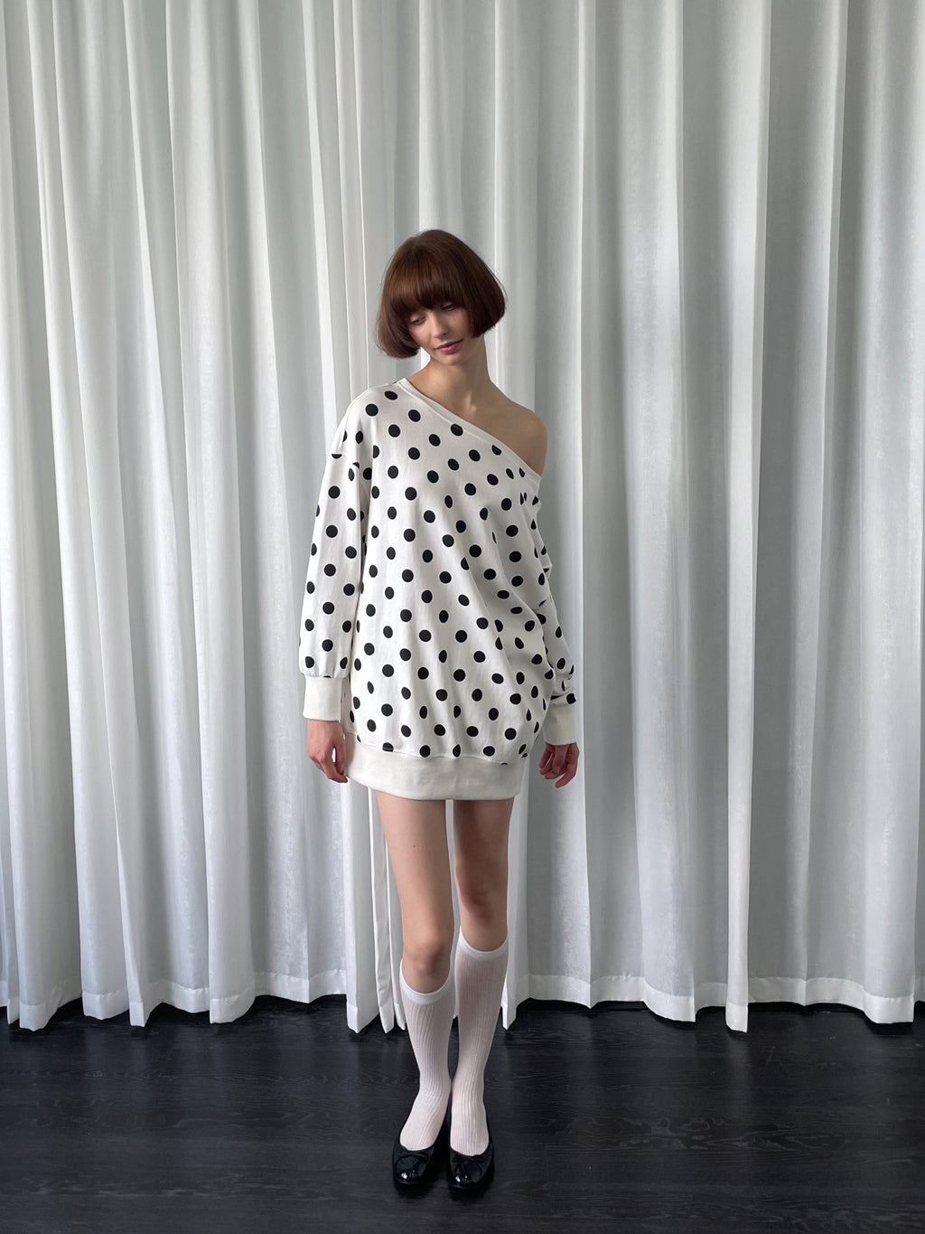 Polka dot one-shoulder long sleeve
