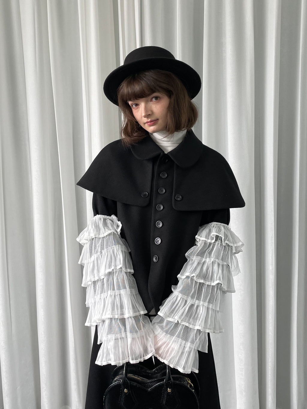 Detachable cape woolen coat