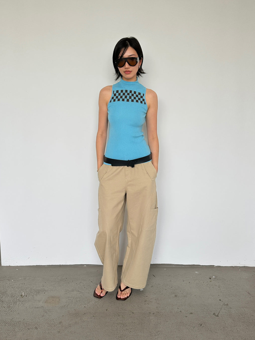 Cut-off knit tank top
