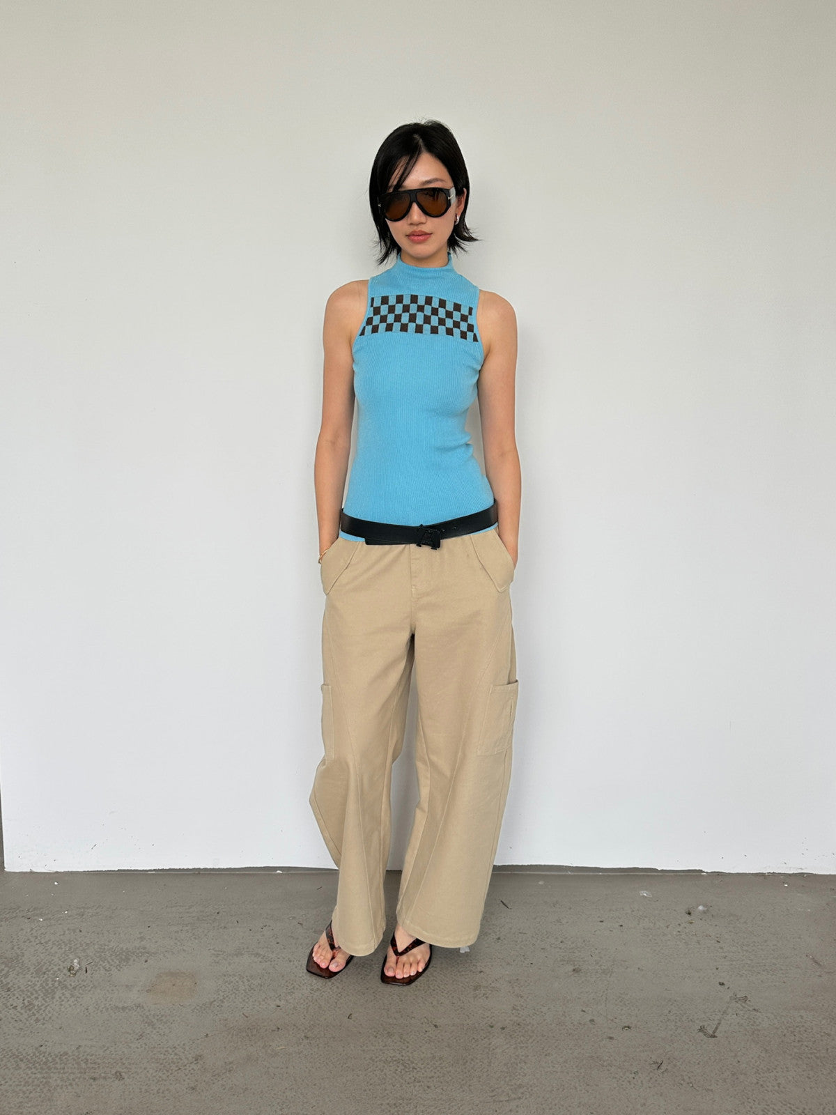 Cut-off knit tank top