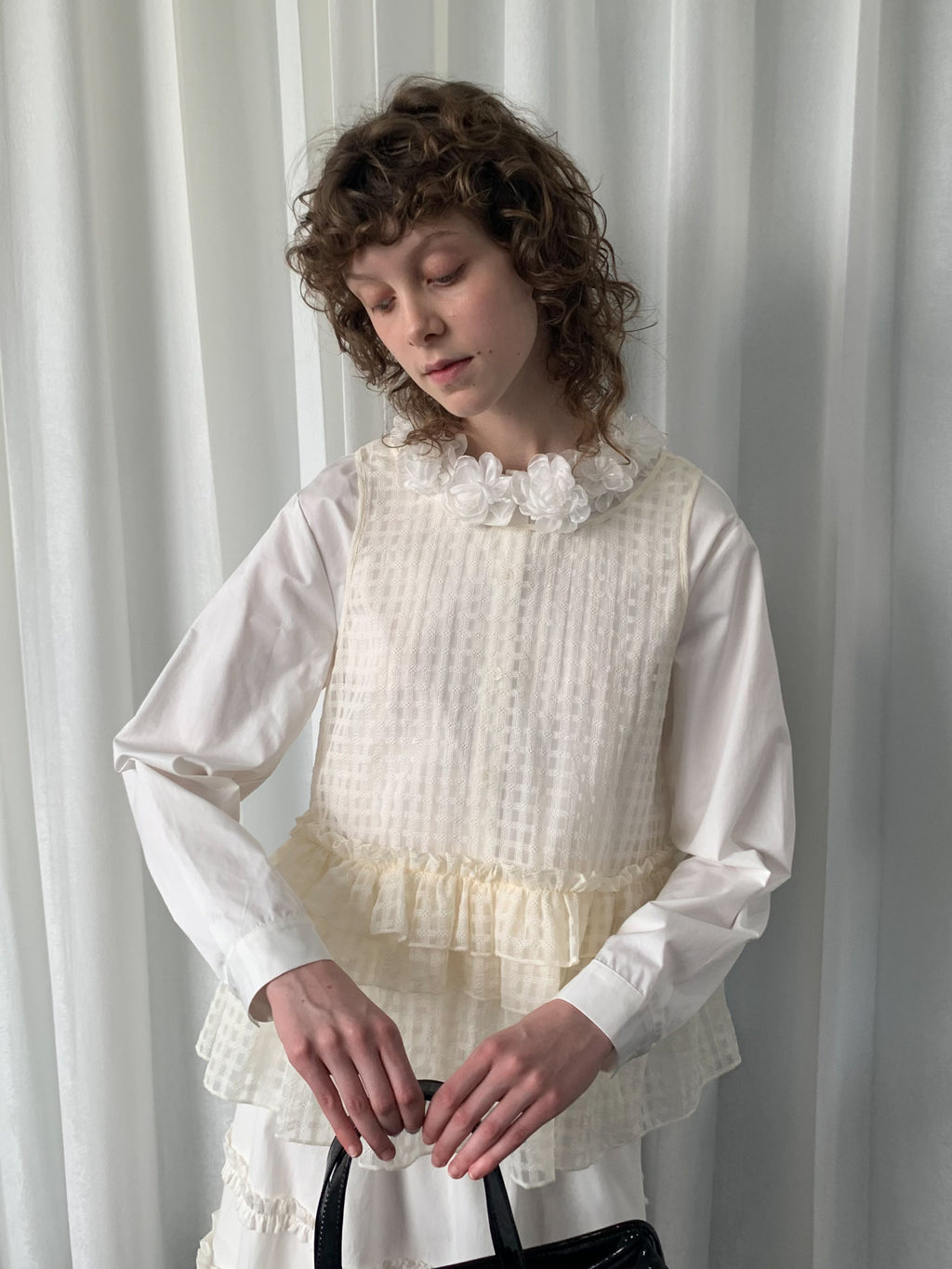 Flower deco collar shirt