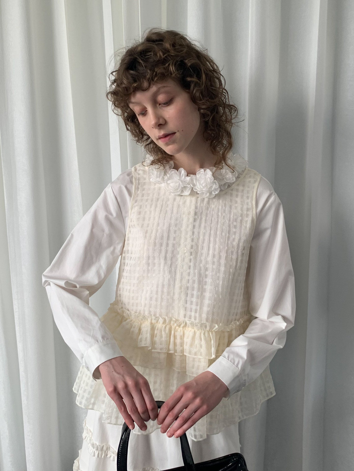 Flower deco collar shirt