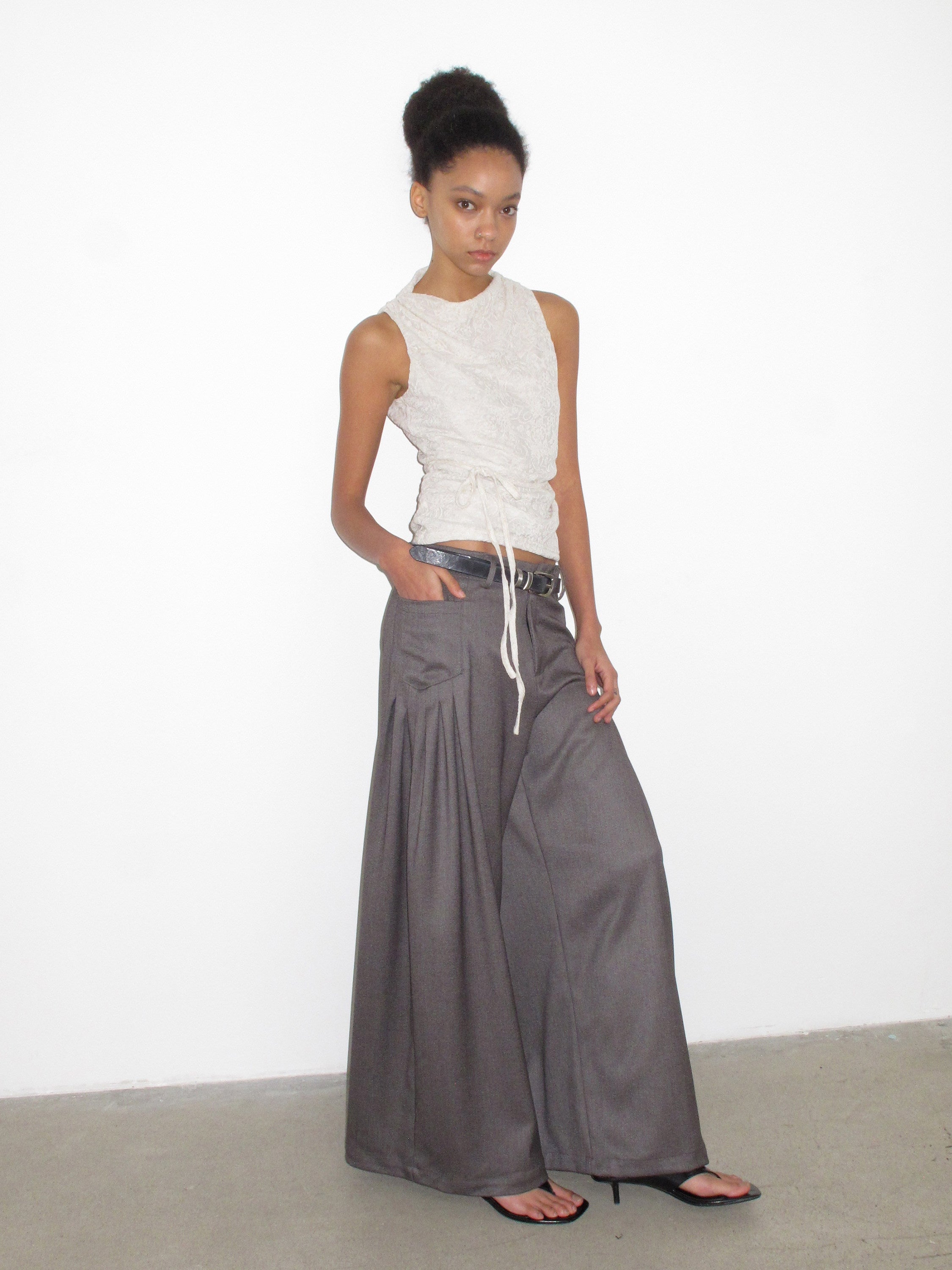 A-line loose pleated trousers