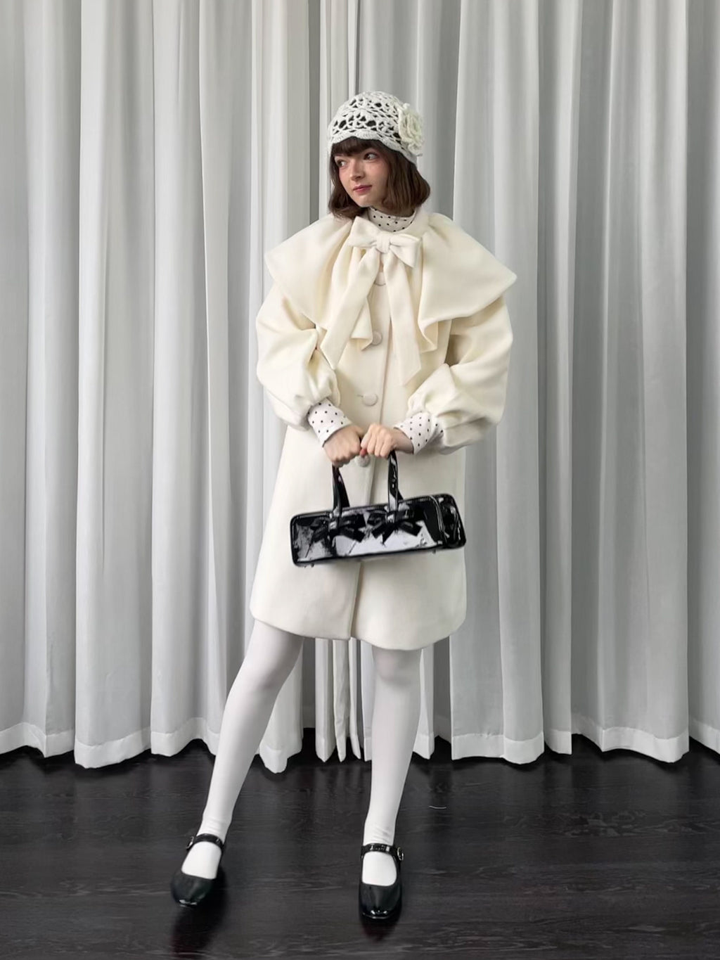 Bow white cape woolen coat