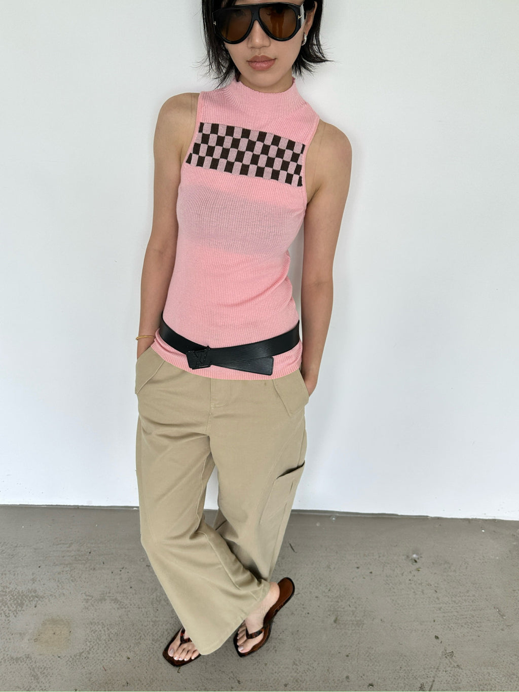 Cut-off knit tank top