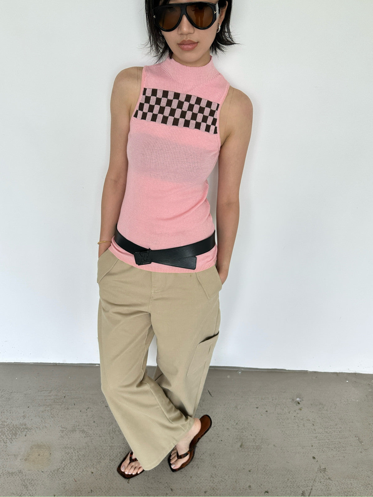 Cut-off knit tank top