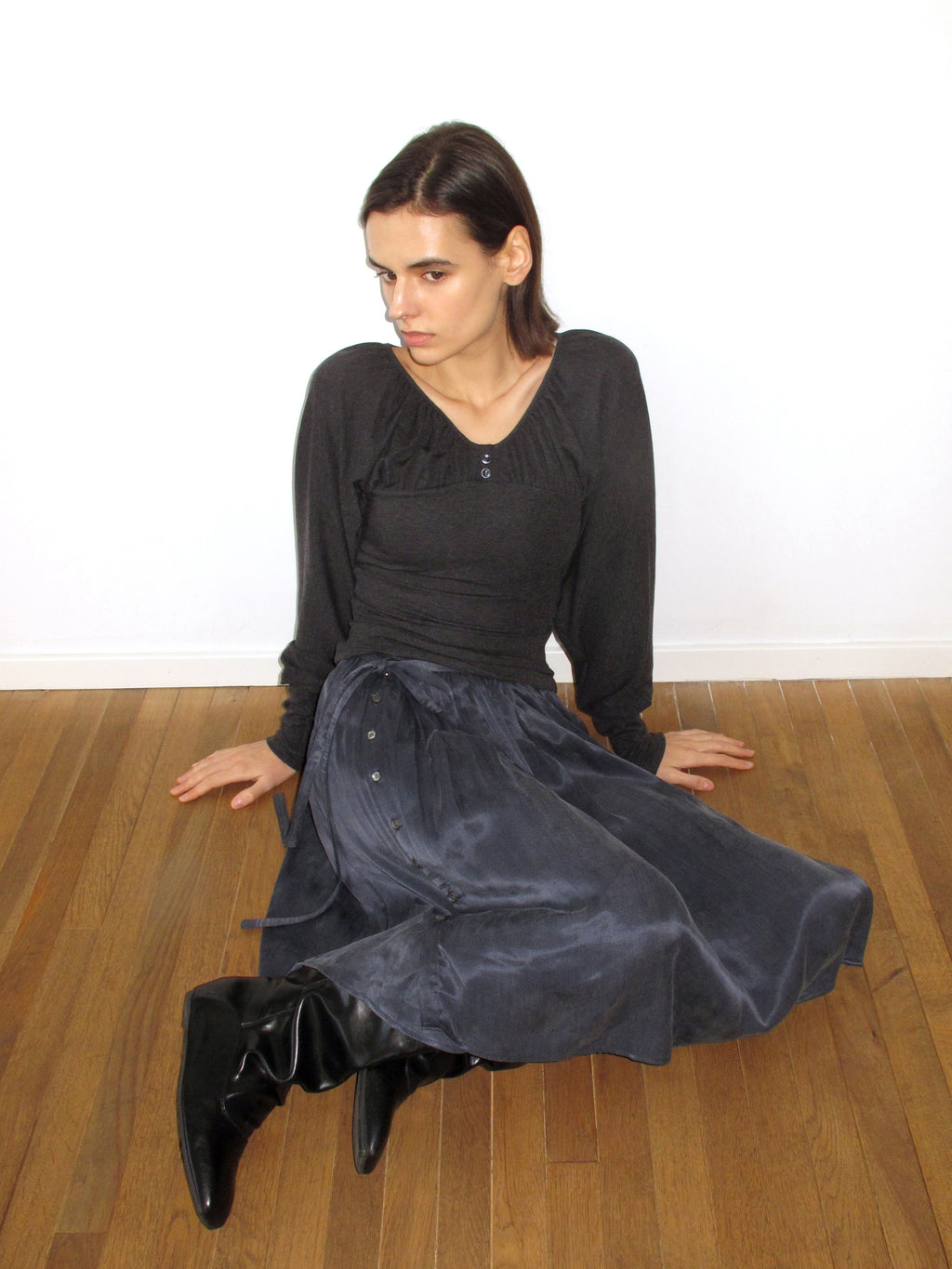 Multi-button high slit drape skirt
