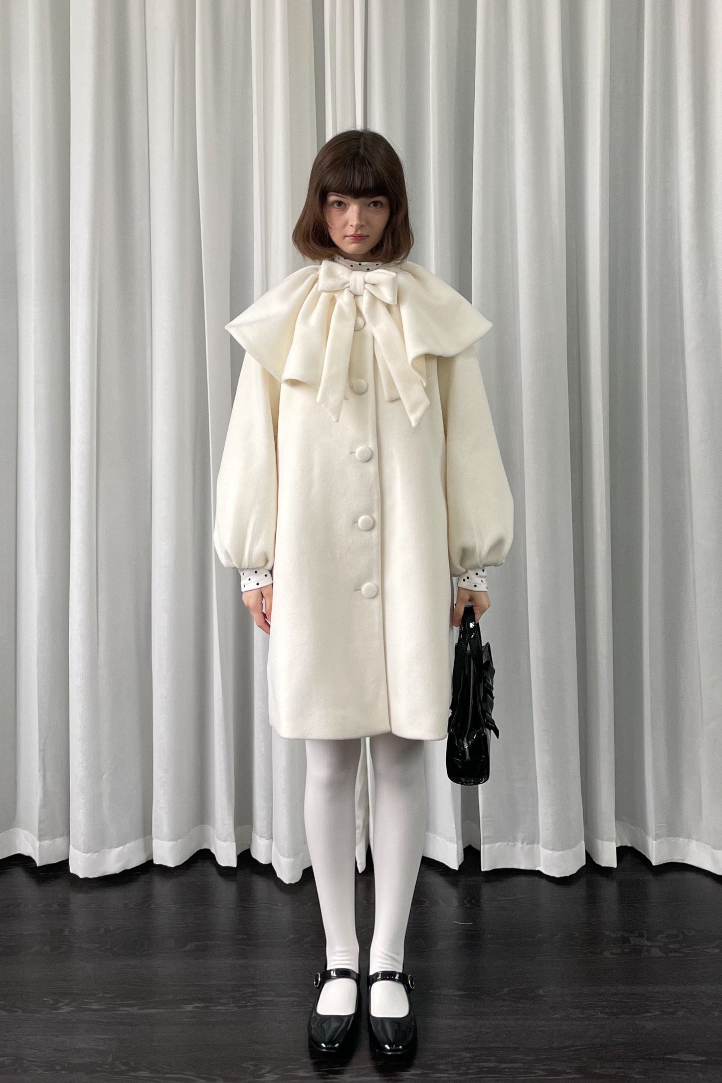 Bow white cape woolen coat