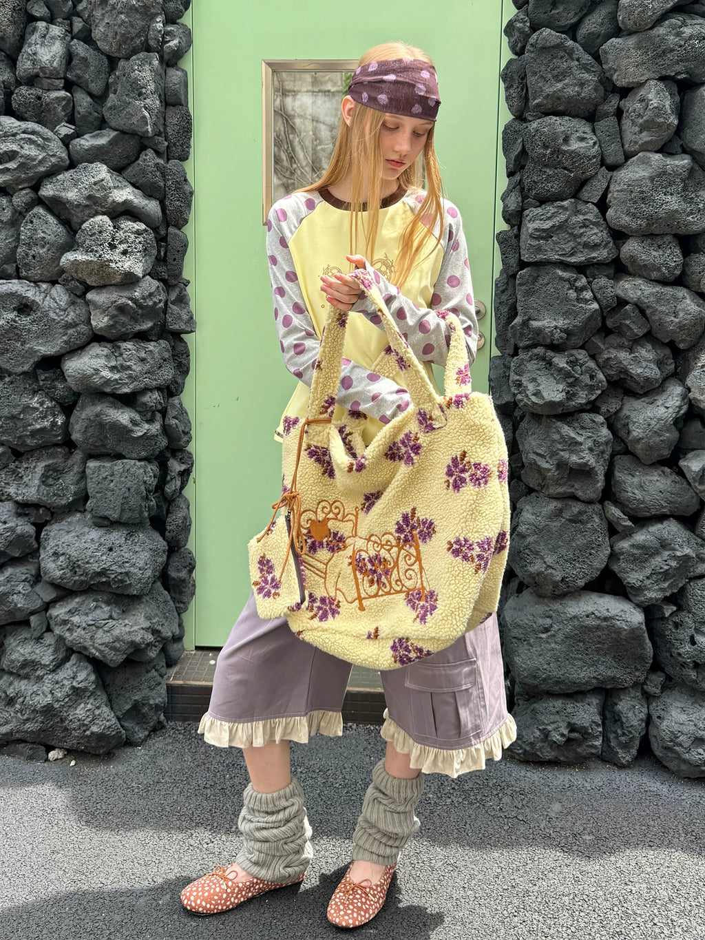 UnsocialNight autumn new original embroidered lamb shearling cute and fashionable single-shoulder handbag