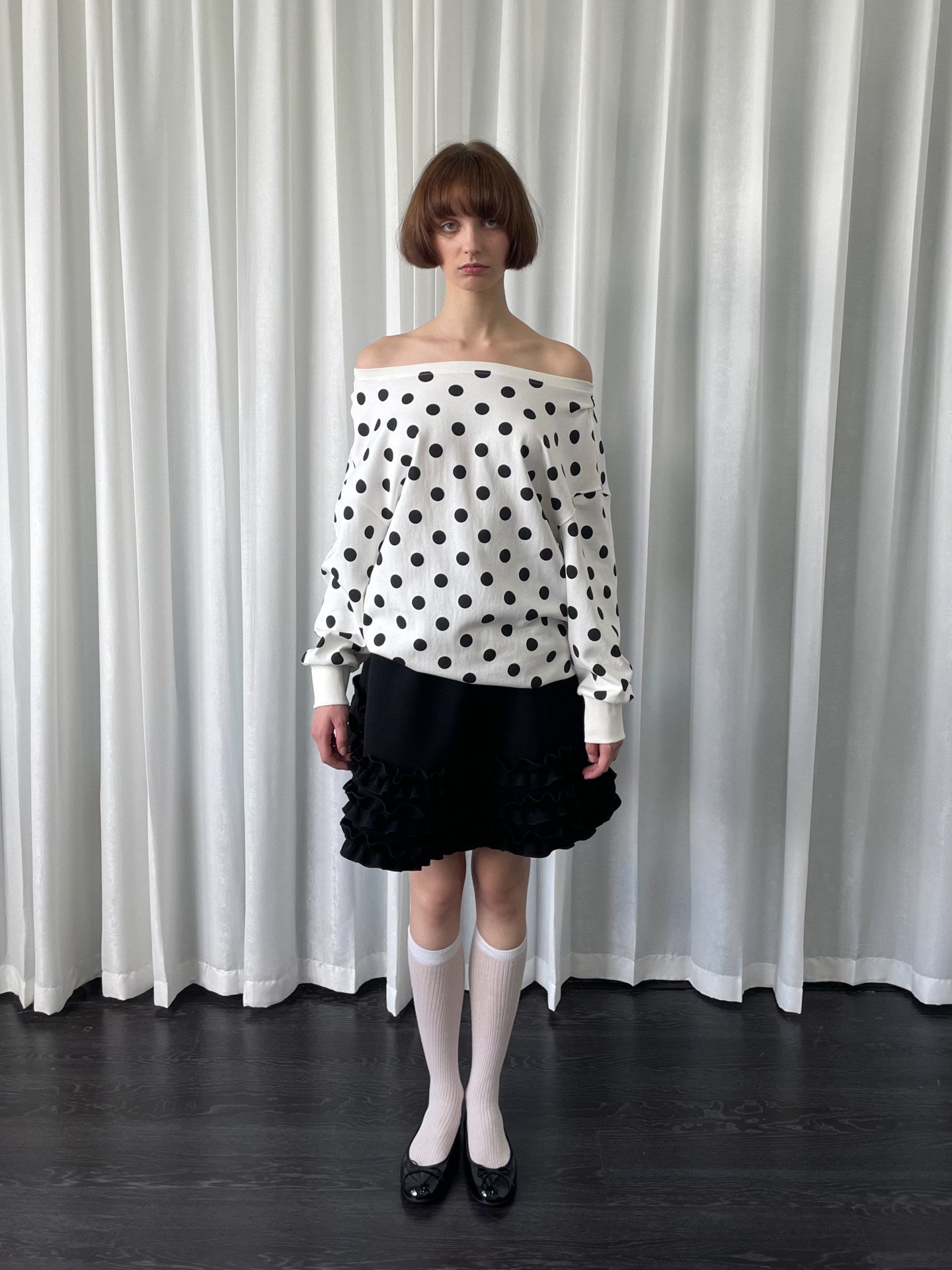Polka dot one-shoulder long sleeve