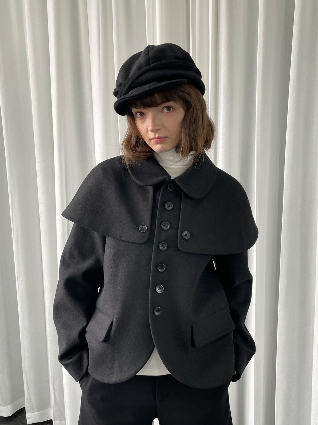 Detachable cape woolen coat