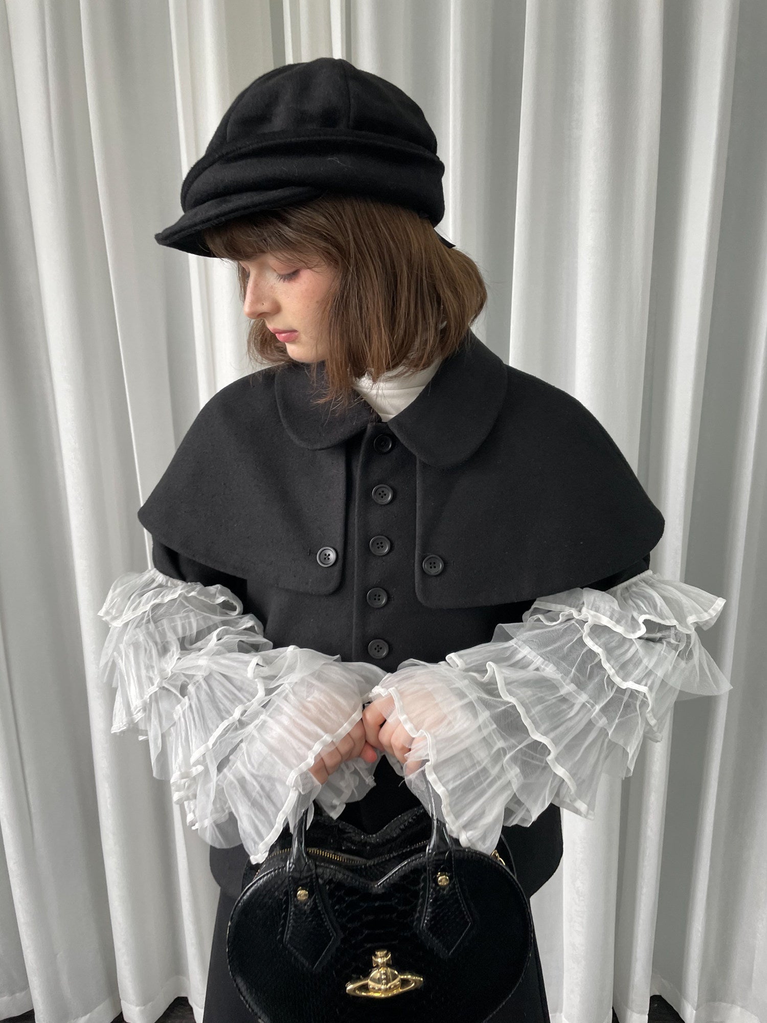Detachable cape woolen coat