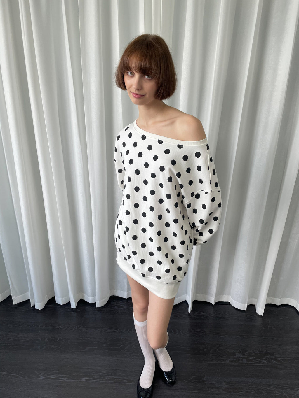 Polka dot one-shoulder long sleeve