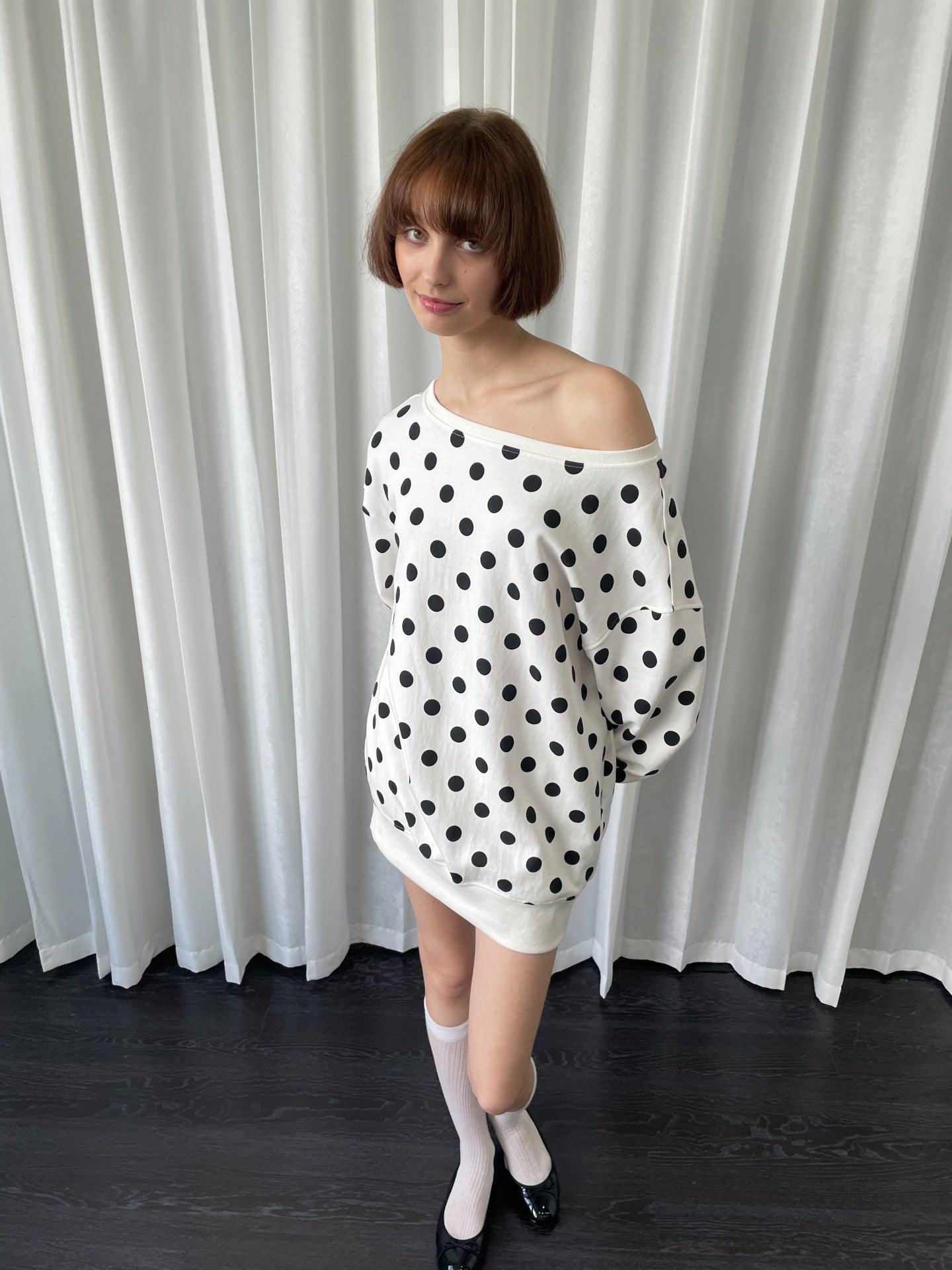 Polka dot one-shoulder long sleeve
