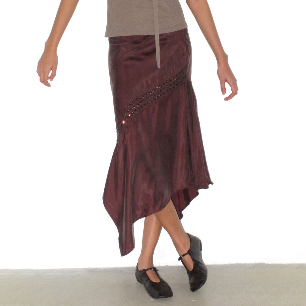 Irregular side slanted skirt