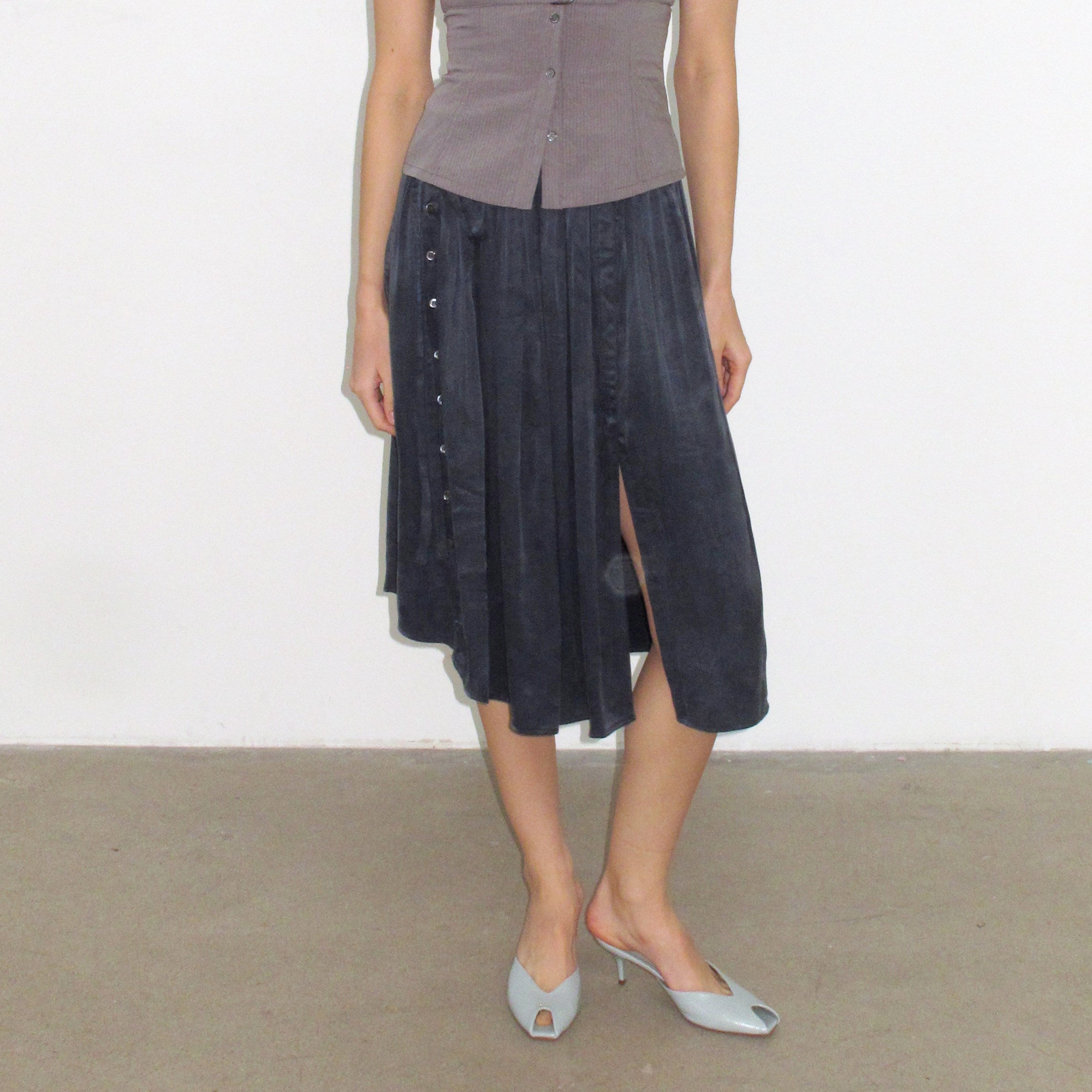 Multi-button high slit drape skirt