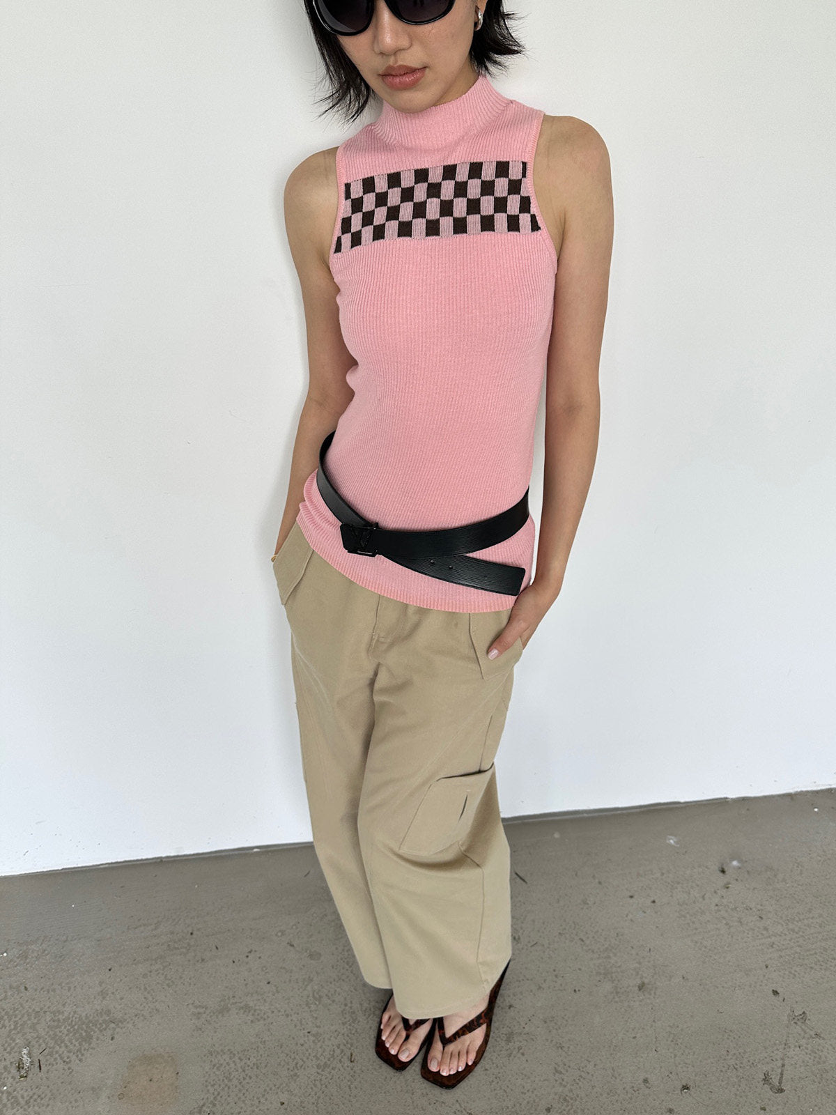 Cut-off knit tank top
