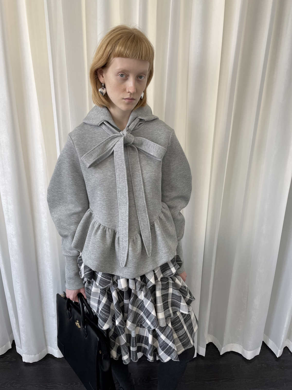 Bow gray sweatshirt